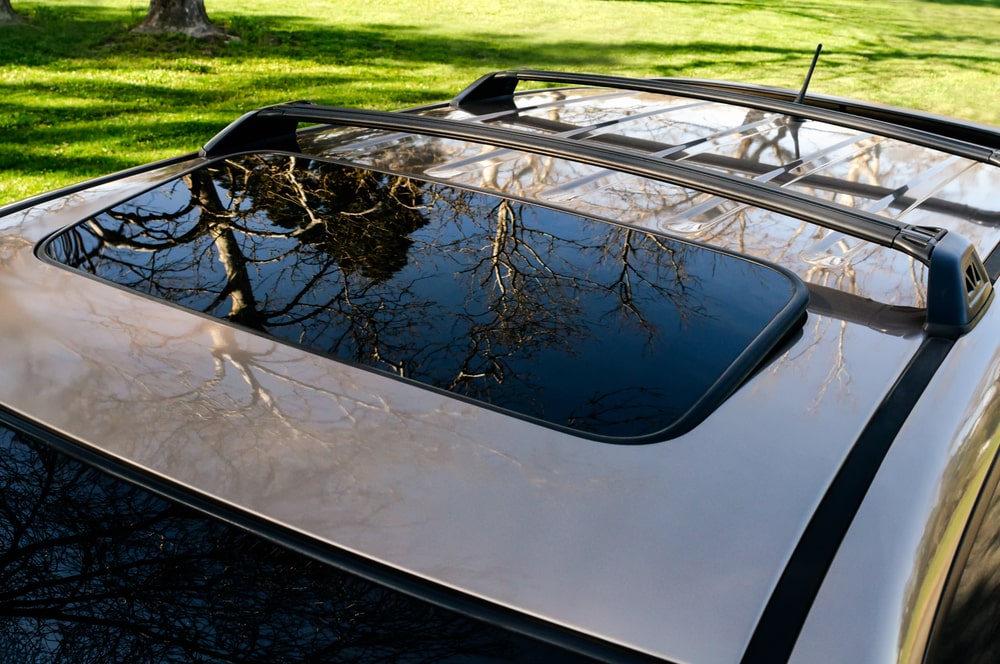 Factors that can damage car’s sunroof