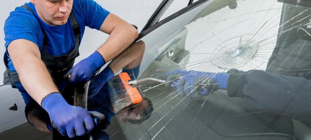 Auto Glass Repair 5 Things You Need to Know Before You Take Your Vehicle In - 5 Star Auto Glass Calgary