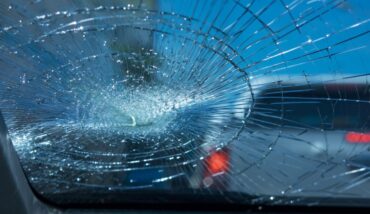 Know About Spider Cracks and Windshield Crack Repair