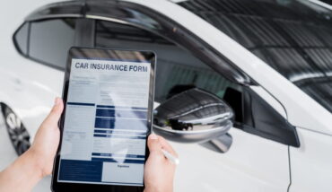 A Complete Guide to Auto Glass Insurance Coverage in Calgary