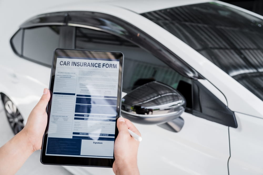 A Complete Guide to Auto Glass Insurance Coverage in Calgary